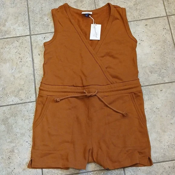 Nwt Universal Thread romper in bronze / rust Size Small - Picture 1 of 4
